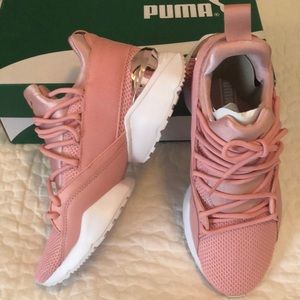 Women’s puma tennis shoes